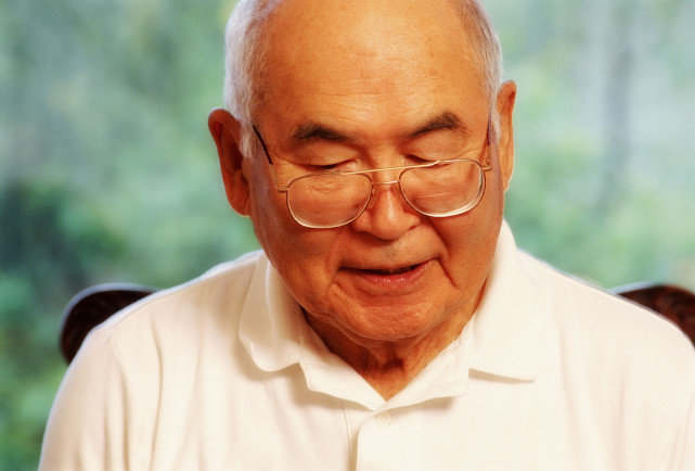 如何应对老人的无理取闹,家里老人总是找事怎么办