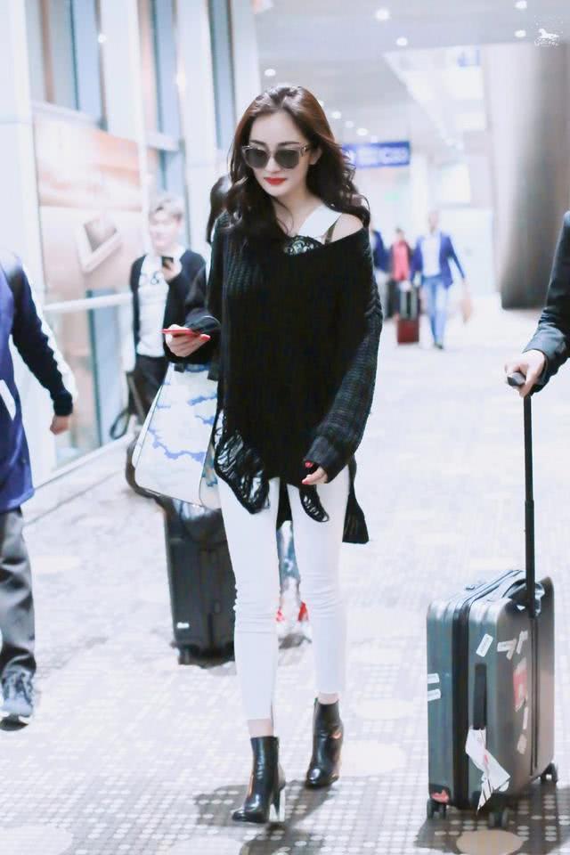 西装搭配连衣裙能搭配光腿神器,西装搭配裙子的法则你知道几种