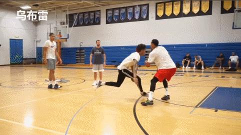 肯巴沃克错失绝杀,肯巴沃克过人招式教学