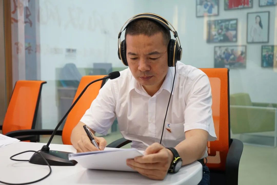 「先锋侠」福州要建100个足球场?官方回复