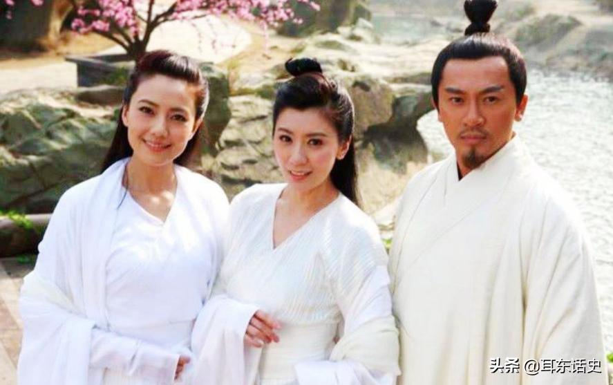 金庸对慕容龙城评价,金庸提到书剑恩仇录