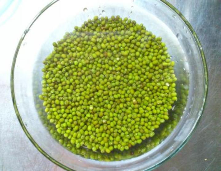 大爷卖绿豆糕以前视频,卖绿豆汤大爷