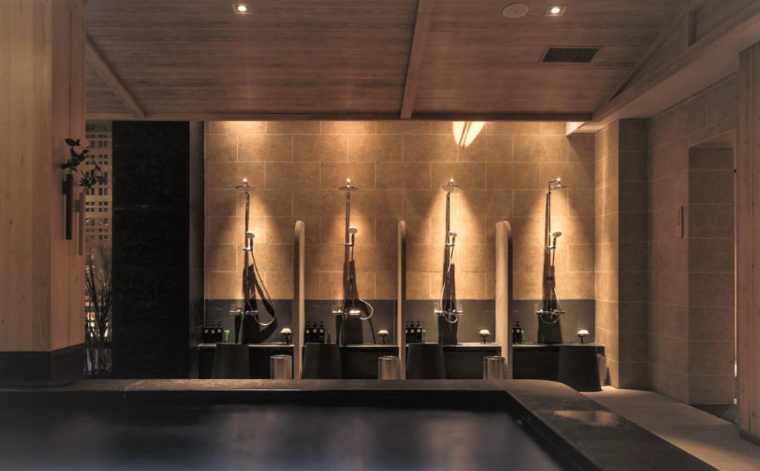 东北人去的不是澡堂，请叫它凡尔赛宫