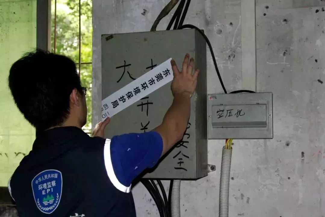 阿迪4D跑鞋有多火?35000多人天猫618排队疯抢