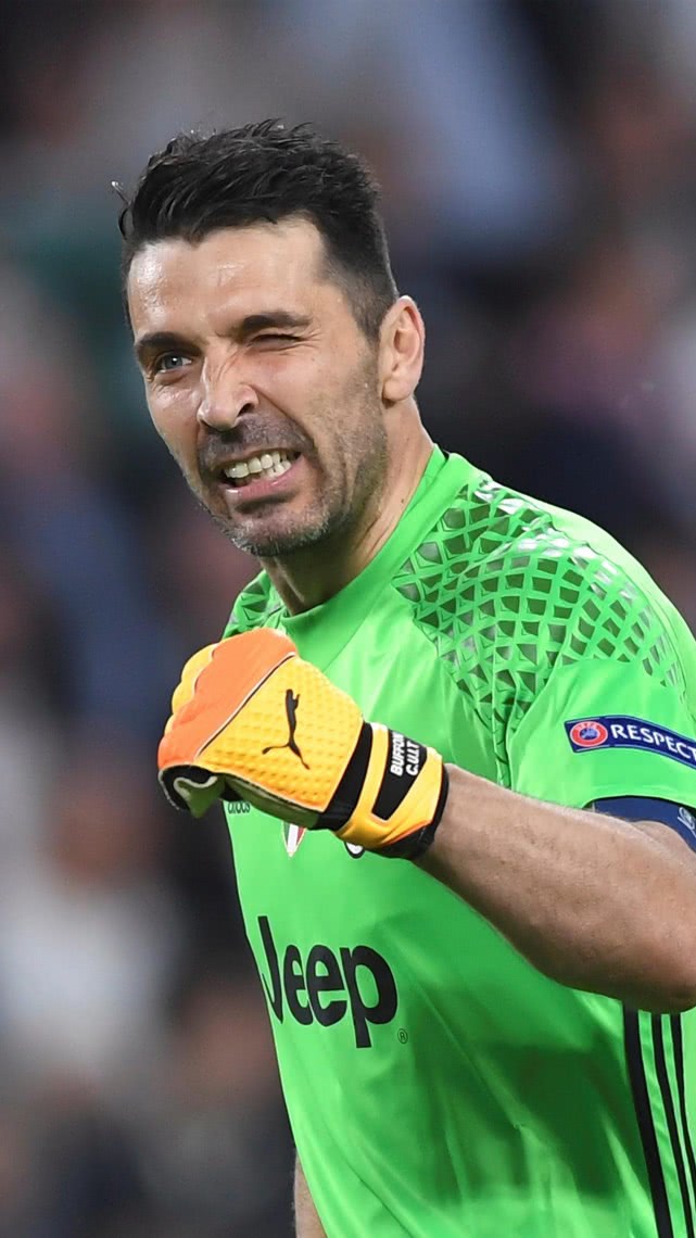 二十一世纪足坛十大门将，特尔施特根垫底，布冯榜首无悬念！