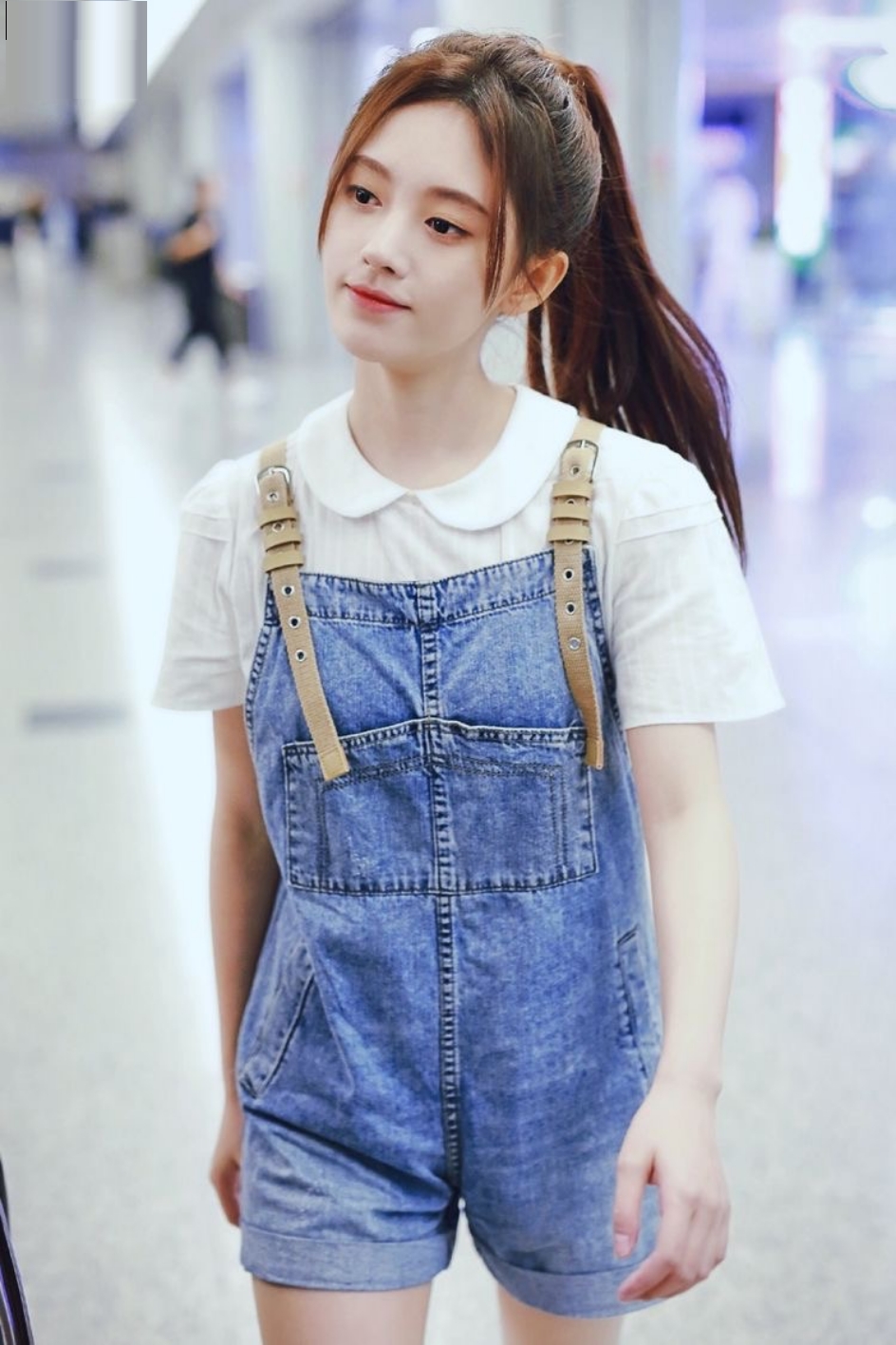 泰国版“杨幂”好性感！穿“深V裤”大秀腹肌，这身材真是爱了