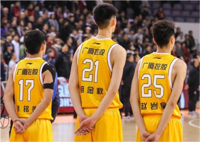 赵岩昊辟谣加盟北京首钢男篮,赵岩昊续约