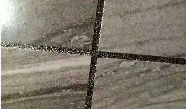 水瓷胶和环氧彩砂有什么区别,环氧彩砂美缝和真瓷哪个好