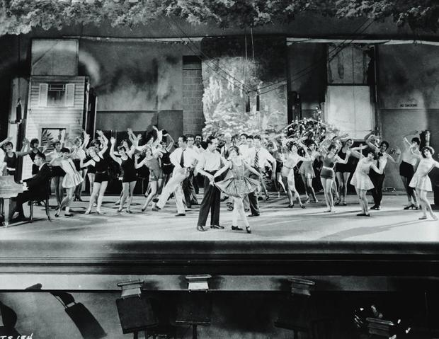 歌舞片圣经《雨中曲》上映67周年