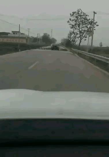 “如果这群女混混*攻围**我,我会舌战群儒!”你会怎样脱困?