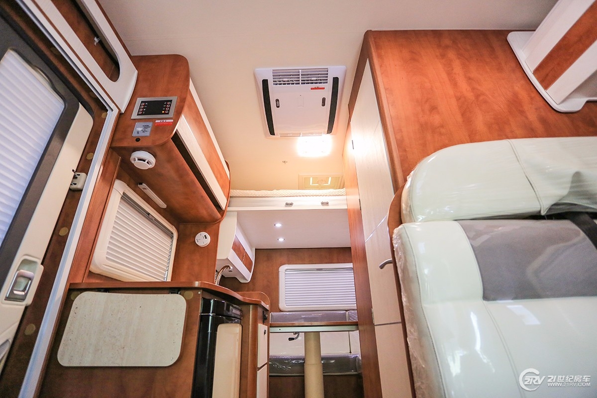 同级别房车谁敢跟它比轻量化！实拍亚特plasy631房车