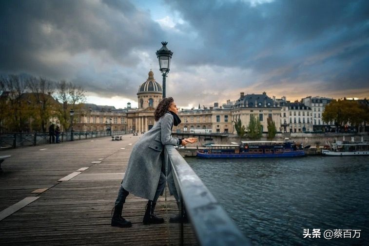 男士斗富耍帅靠手腕,波兰前锋爱表疫情照升价,一年涨价3万