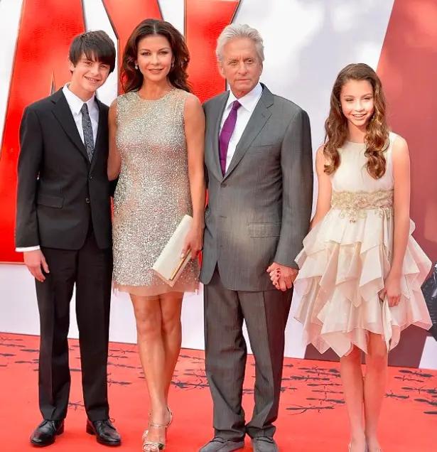 凯瑟琳泽塔琼斯偷天陷阱红外线,凯瑟琳泽塔琼斯偷天陷阱剧照