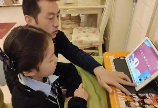 家长群“自我介绍”，这些职业名称看似高大上，翻译后太搞笑