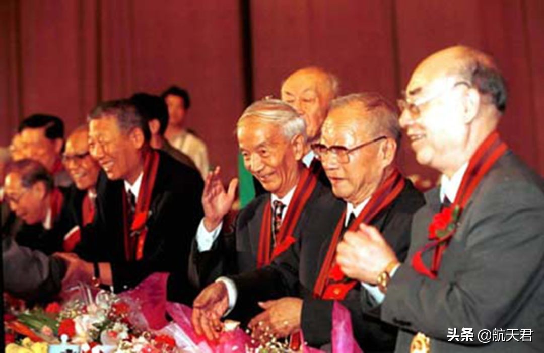 神舟一号发射成功简介,神舟十三号返回要经历哪些磨难