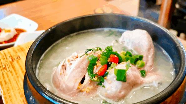 青岛好吃高端的店,青岛有什么很辣很好吃的