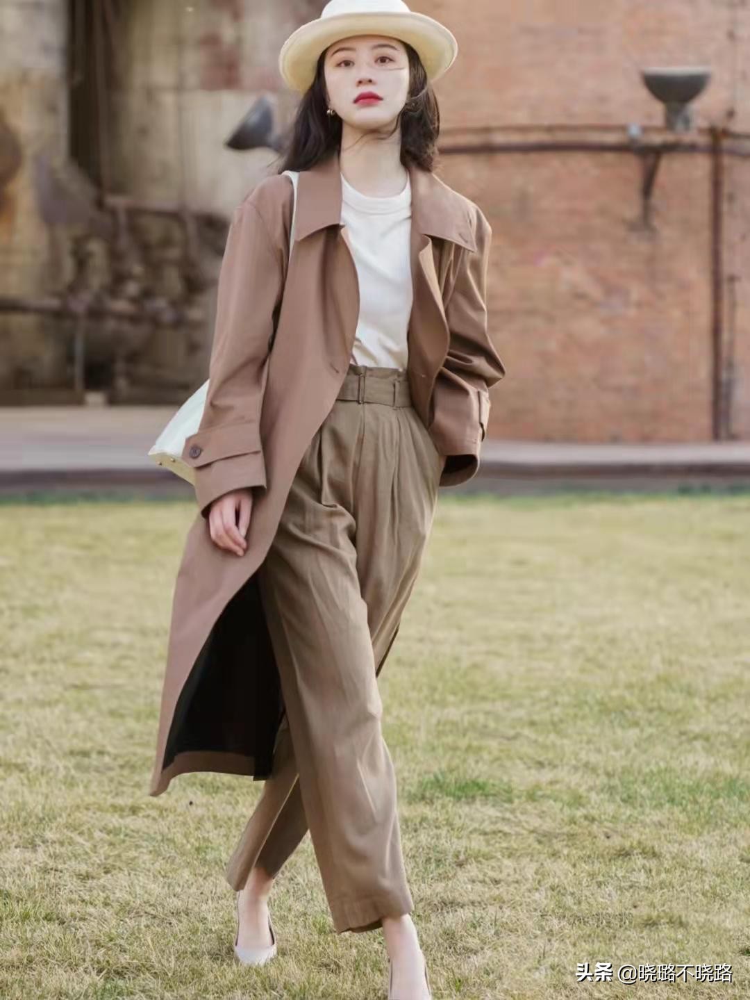 怎么样穿风衣才显得很有气质,穿风衣的高级感