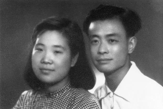 开国大典前，周令钊创作毛主席的画像，*荣臻聂**看后却说：不太严肃