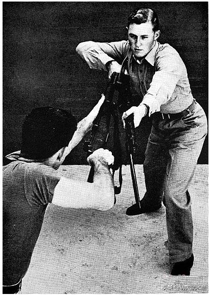 美*刺军**刀拼杀术，很珍贵的图片教学资料，格斗迷、军迷的最爱