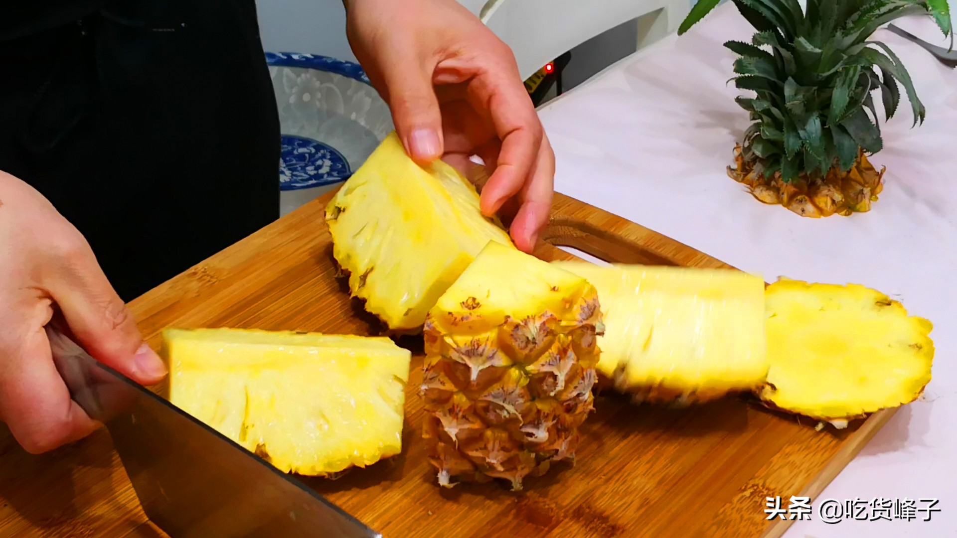 菠萝的削法怎么才更简单,菠萝的正确削法不苦不涩