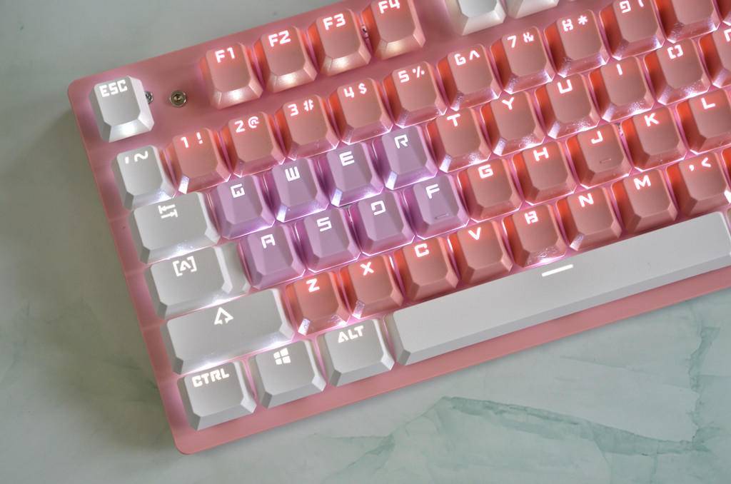 一款让女士心动的键盘,双飞燕f200q血手幽灵光轴机械键盘