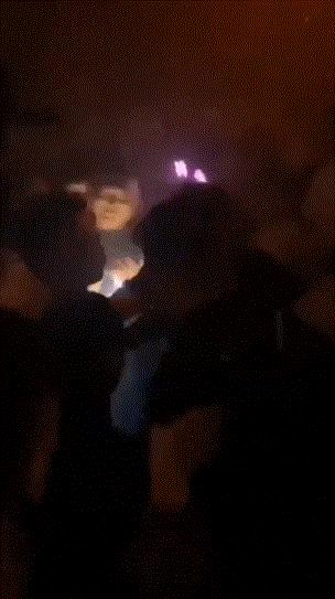 PGone复出受挫，现身酒吧表演不准上台，唱十分钟被骂到退场