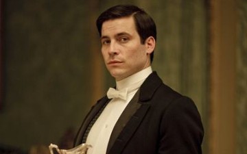 唐顿庄园贝茨托马斯,唐顿庄园贝茨为什么要打托马斯