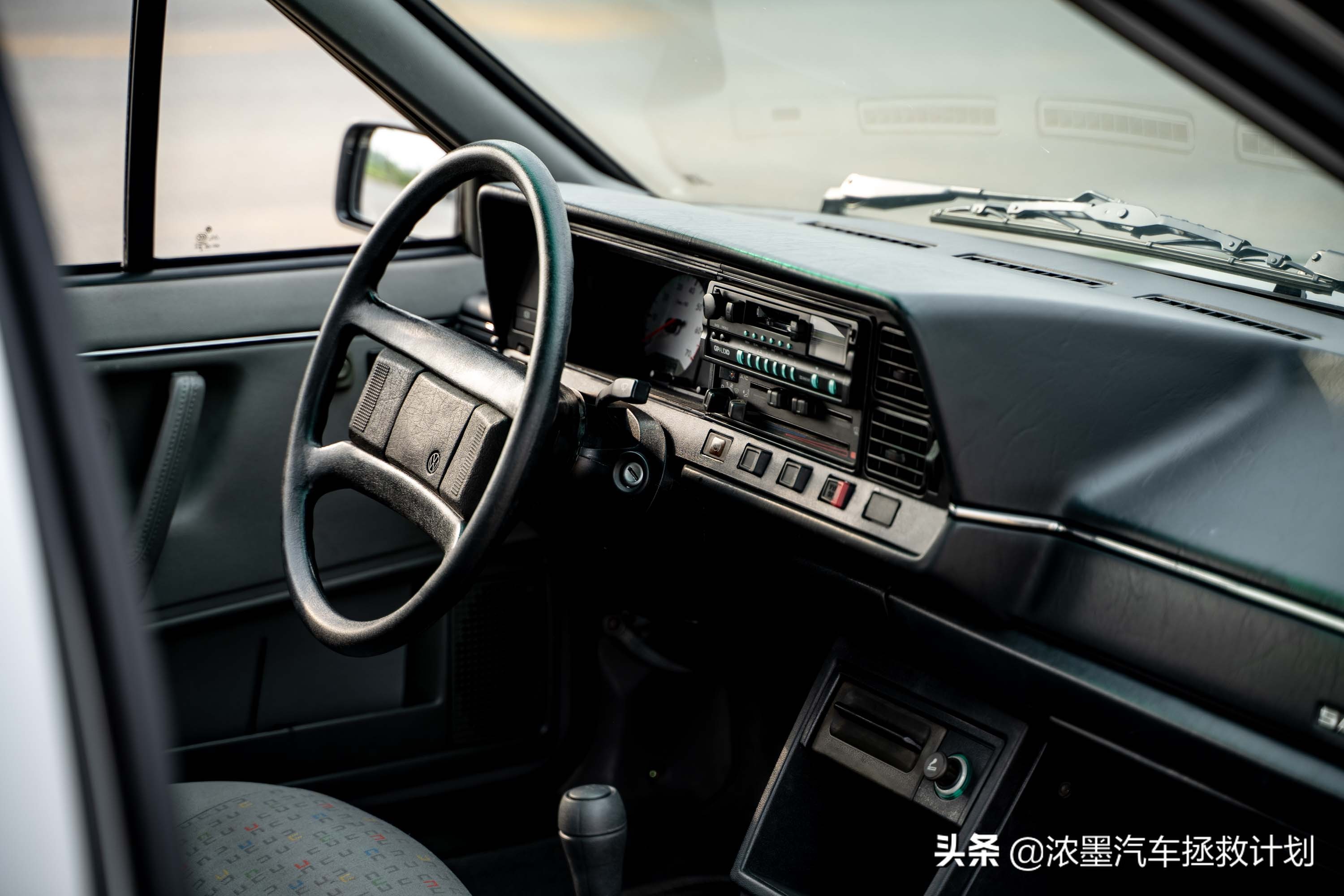 「妙手生花」重建一台战损级桑塔纳，带给它历经千般后的华丽重生