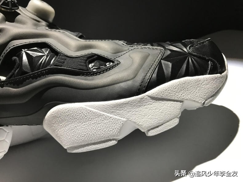 锐步充气鞋靠谱吗,锐步充气鞋值得入手吗