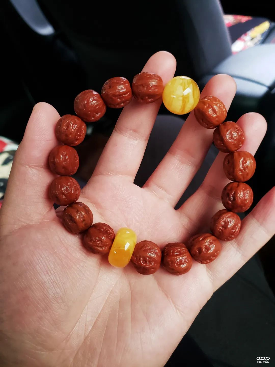 小核桃手串是不是越小就越好,玩核桃少走弯路