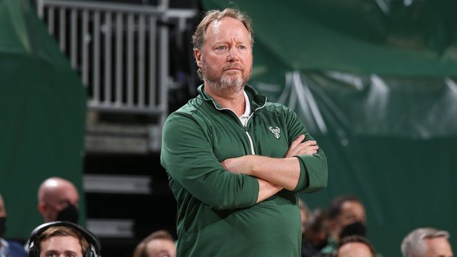 雄鹿脱胎换骨的杀手锏!新科冠军教头又给纳什上了一课