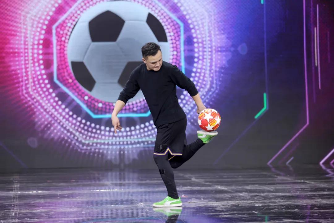 文安VS特克斯|少年展示传承600余年的高杆绝技,每一个动作都令人心惊胆颤