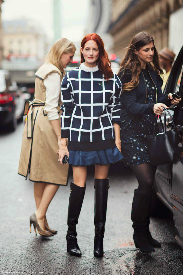 过膝靴冬天怎么搭配,过膝靴搭配什么颜色袜子