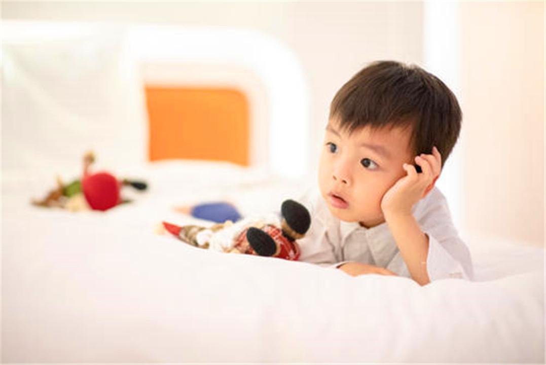 孩子总爱发呆怎么办,怎么改掉孩子发呆的习惯