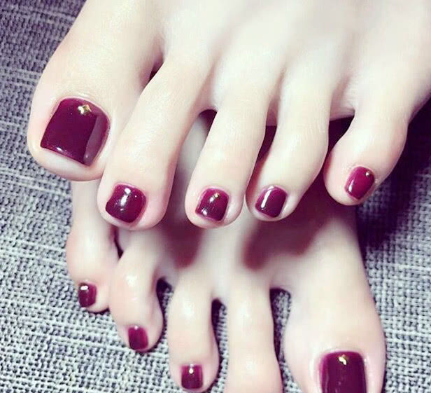 给脚丫做的美甲,如何给脚丫子美甲