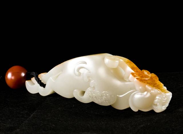 顶级和田羊脂白玉多少钱一克,精品和田玉籽料原石价值八十万