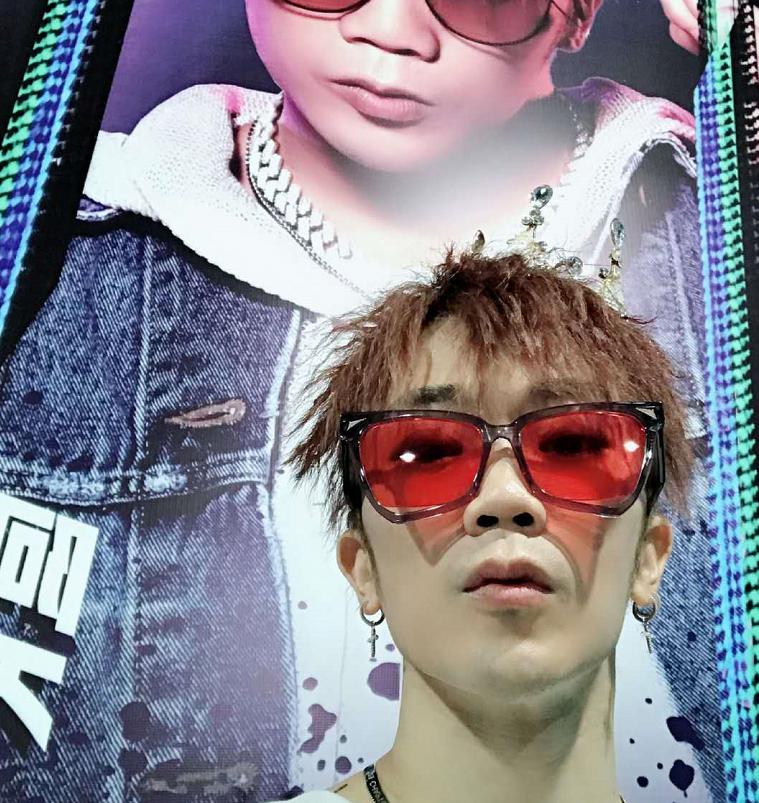 吴建豪和阿k什么关系,吴建豪被吐槽衣服