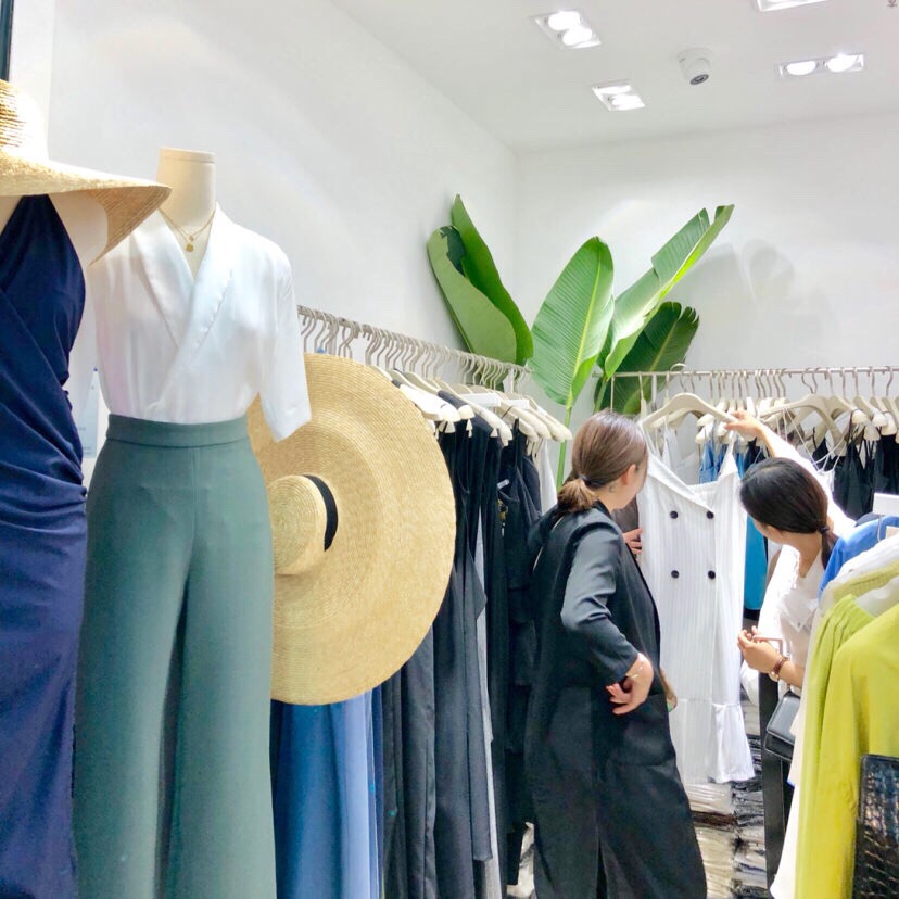 喜欢买爆款衣服的小姐姐,衣服省钱攻略