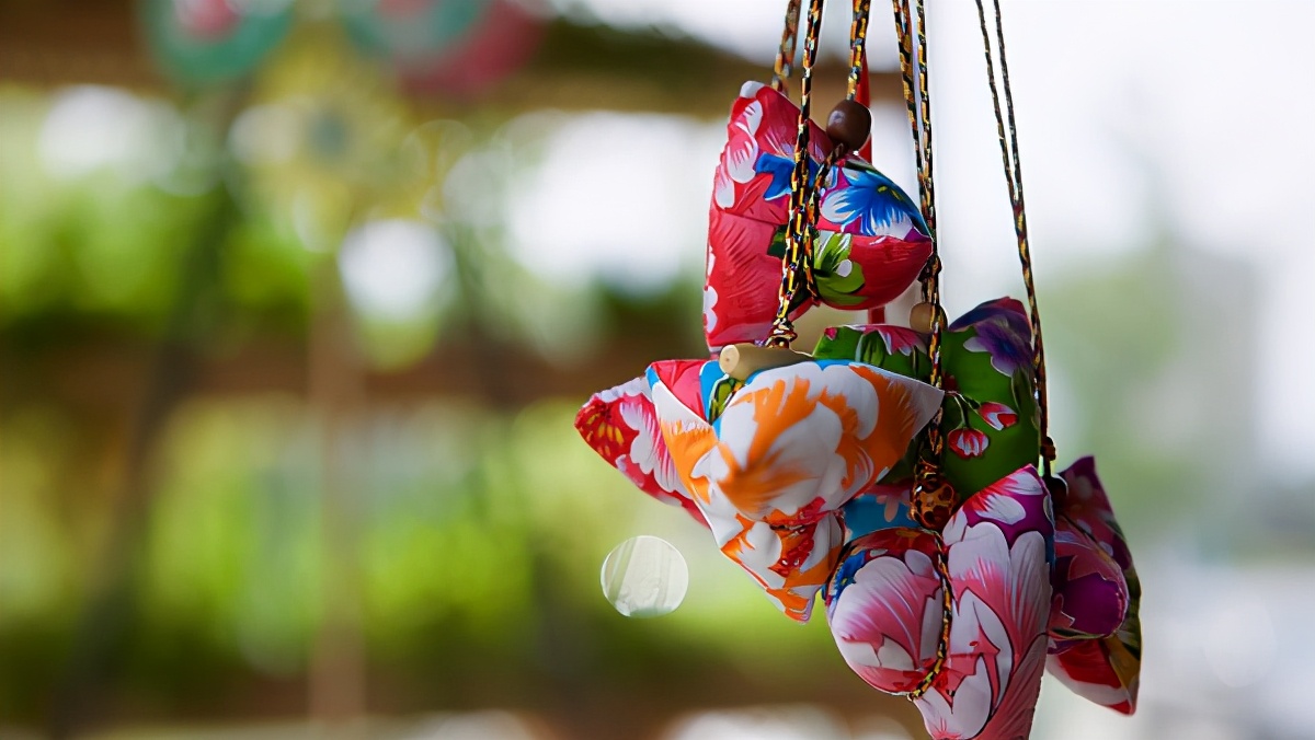 楚辞经典名句取名女孩名字大全,楚辞诗经中唯美的女孩名字大全