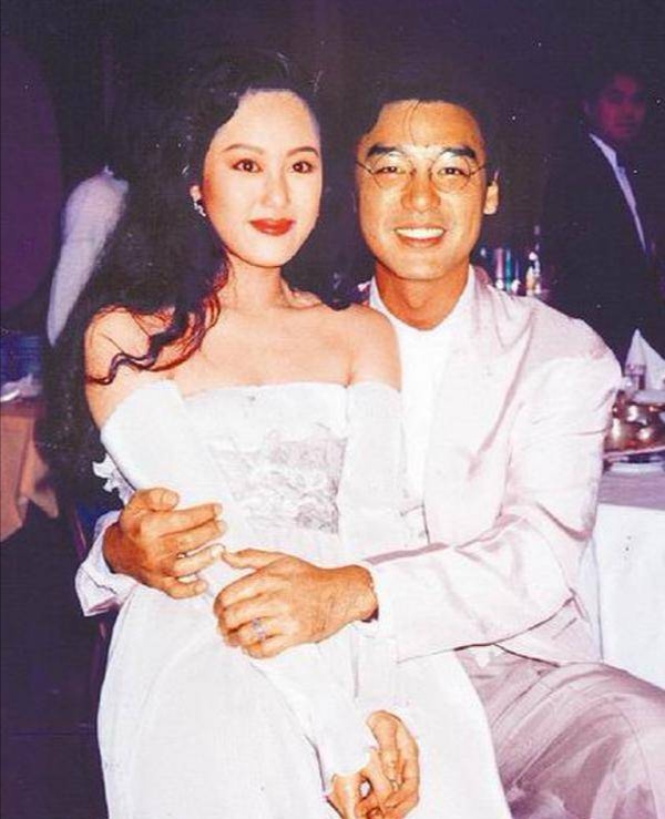 曾经亿万富豪破产娶了4个老婆,曾经负债几百万的女人