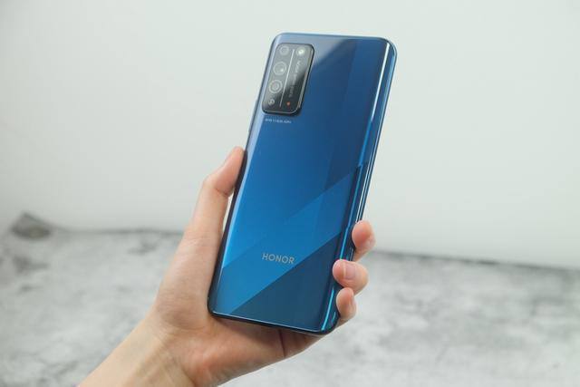 华为手机哪一款性价比高值得入手,华为手机目前值得入手的一款