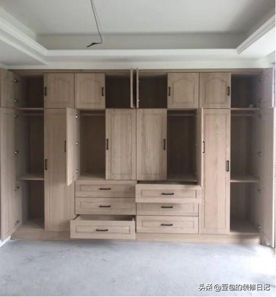 装修一般用什么实木板材好,家里装修用木饰面板好吗