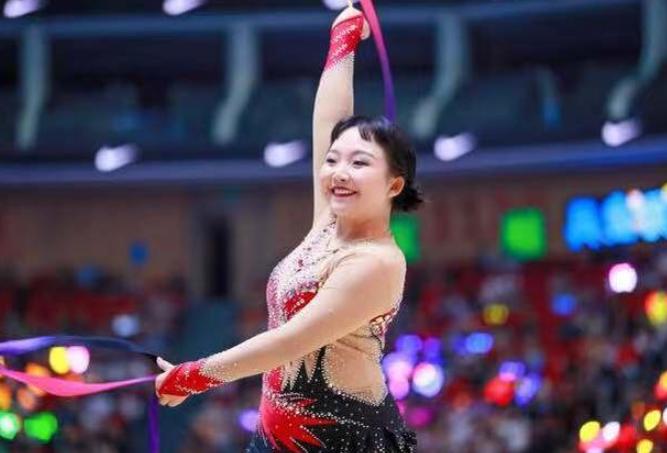 辣目洋子家庭教育,看到自信的人会感到自卑