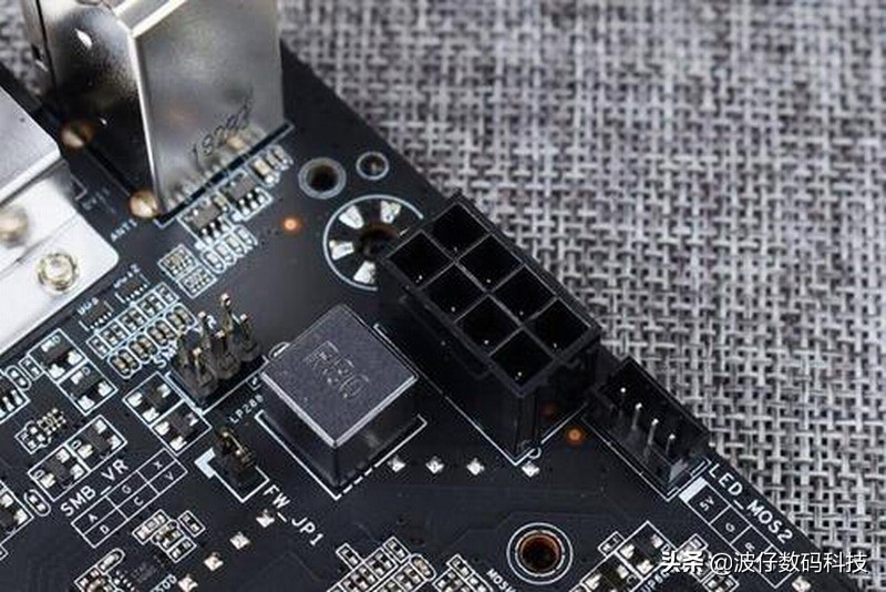 主板扩展插槽,主板通常有几个扩展槽