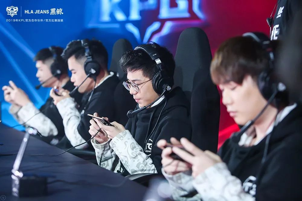 电竞潮牌服饰,电竞跨界潮品