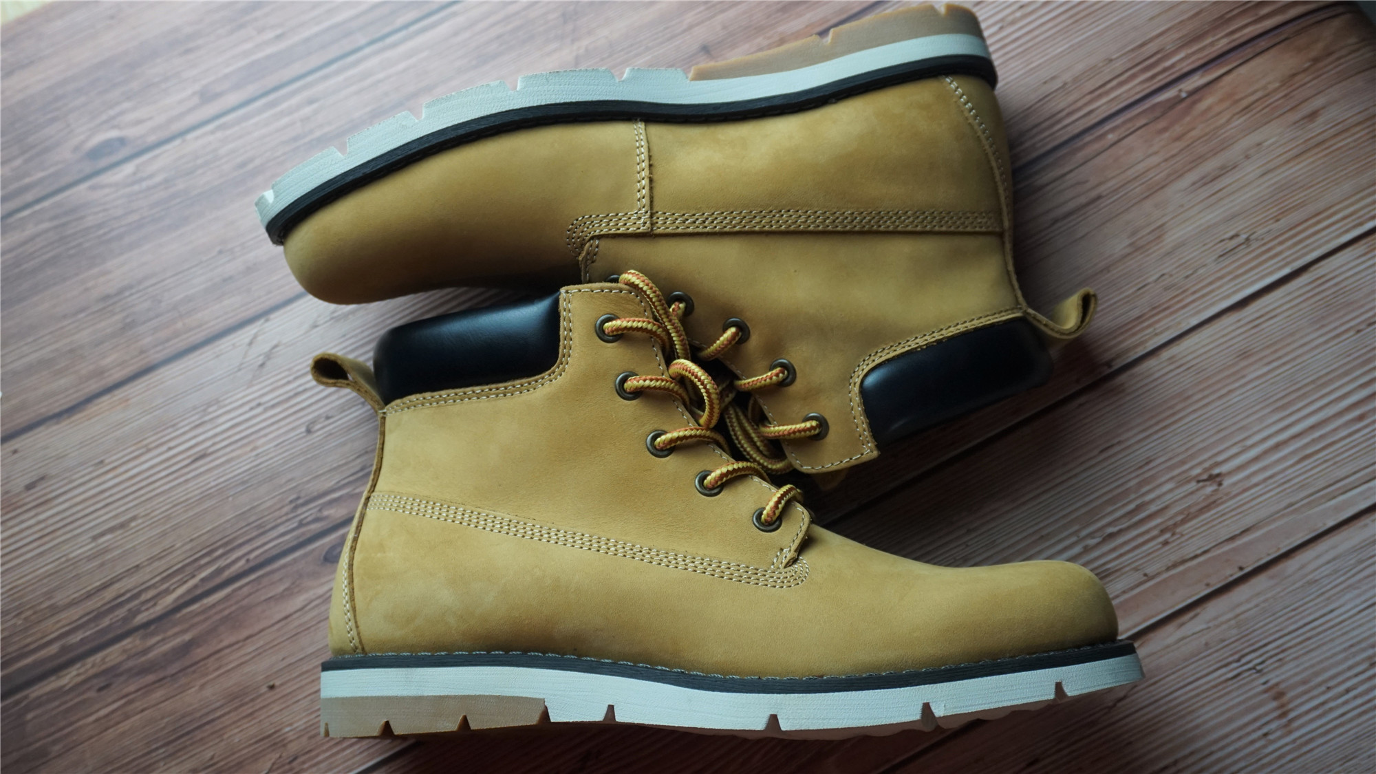 冬日踩雨必备!七面工装鞋上脚体验:不到300这材质我亏了吗?