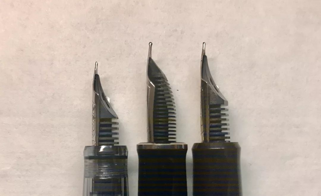 百利金最新笔款,百利金笔测评