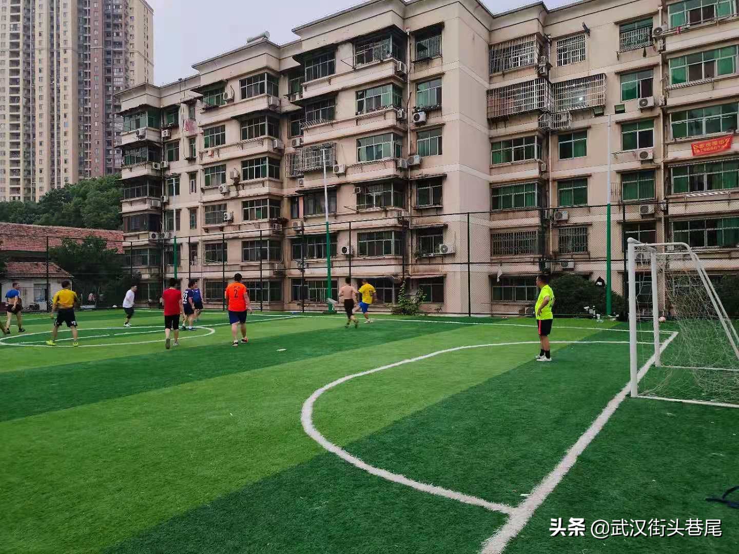 小区足球球场,小区内部足球场
