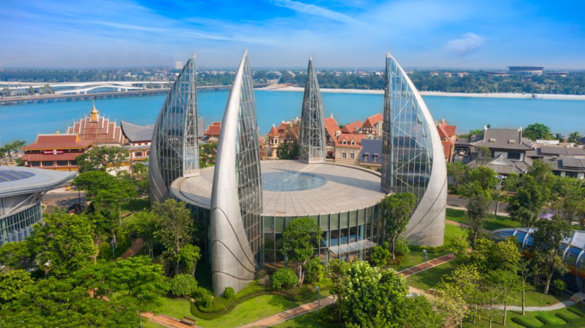 那个亲手绘制海花岛的男人献上了他对祖国的贺礼