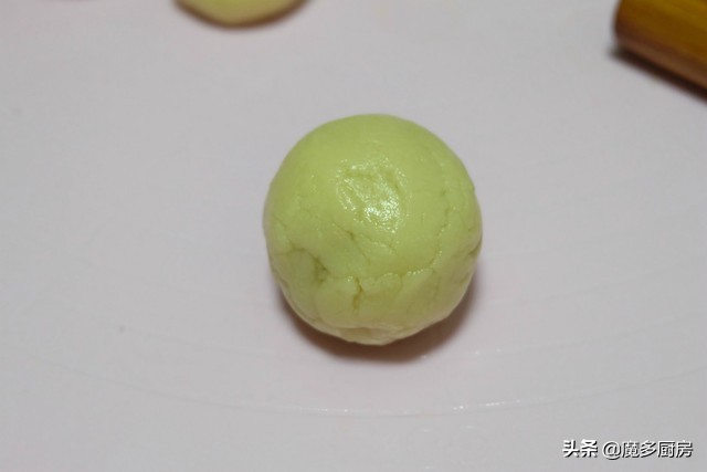 月饼家常做法不用转化糖浆,月饼好看又好吃做法